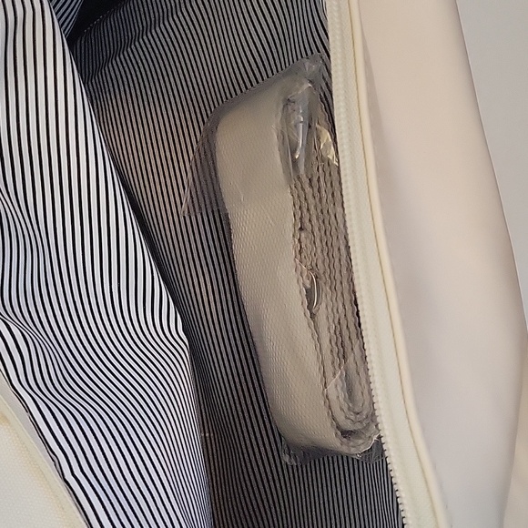 NWOT Beautiful Carry-on Bag - Picture 5 of 12